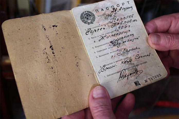 Korolyov’s passport; his ethnicity is indicated as Ukrainian